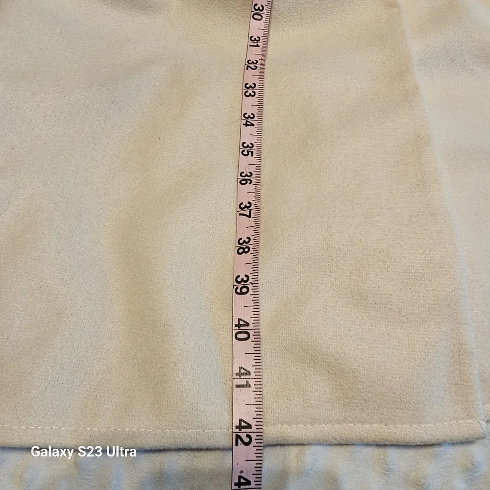 Elegant White Double-Breasted Women's Coat - Picture 13 of 13